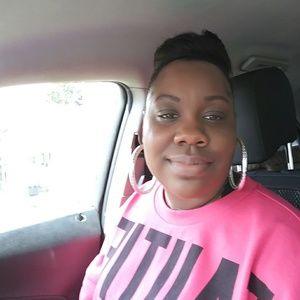 Meet your Posher, Kendra